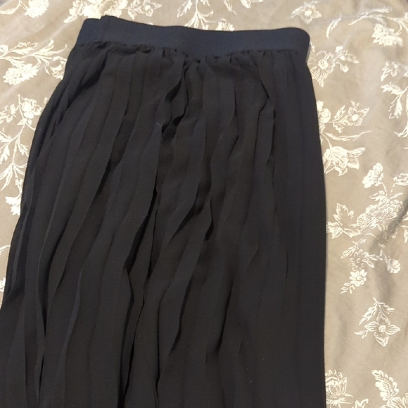 Torrid Black Knee-Length Skater Skirt - Picture 7 of 7